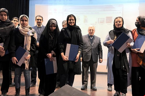 تقدیر از دانش‌آموزان برتر دبیرستان اندیشه مهدیشهر